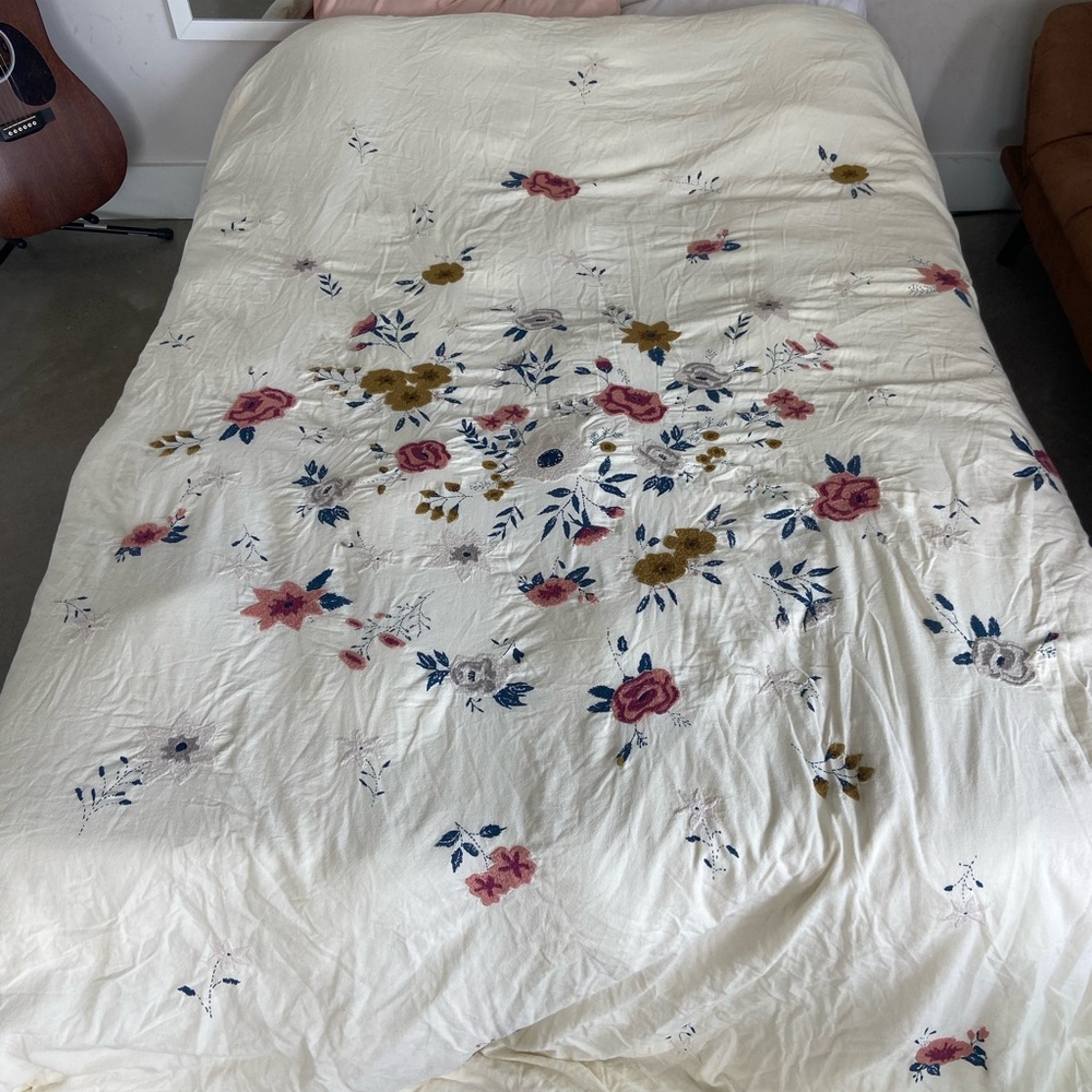 Queen sized Duvet plus cover